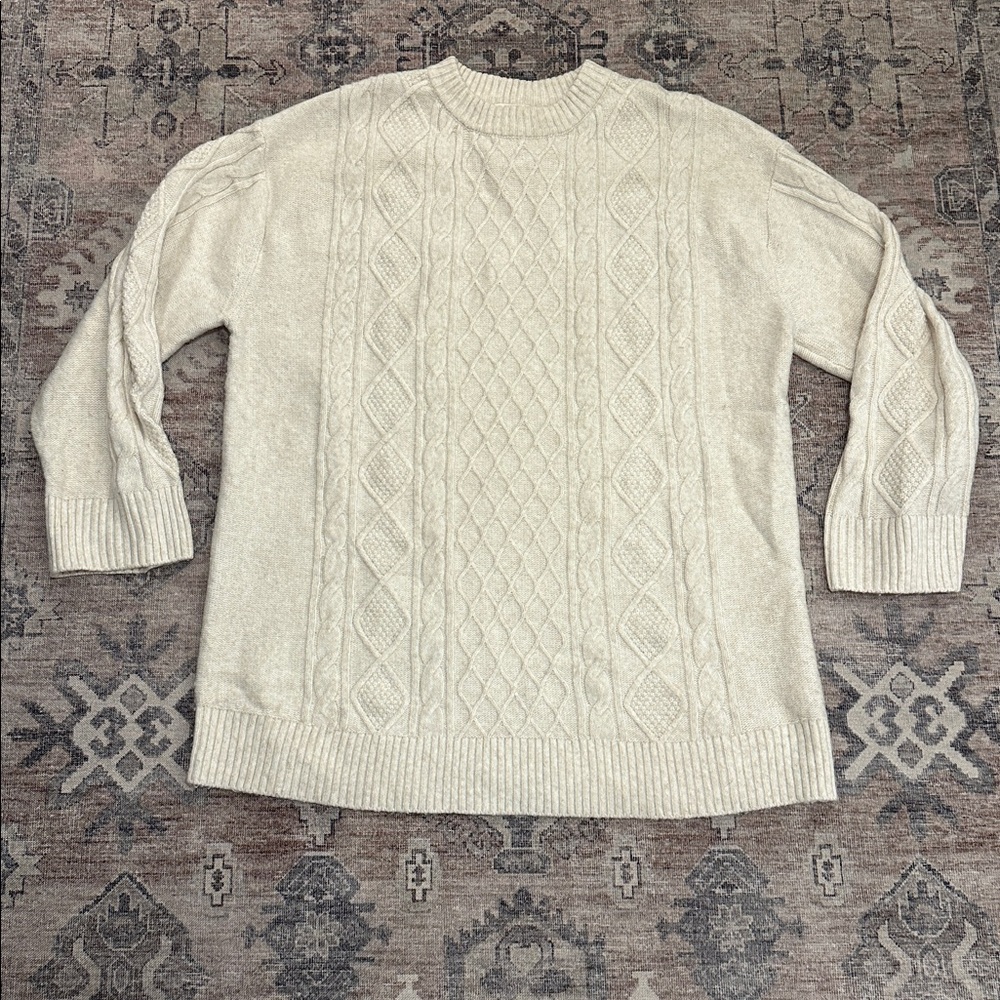 H&M women’s sz large knit Cream Sweater